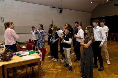 HERECTVÍ UKÁZKY Z VYSTOUPENÍ A NÁPLŇ HODIN